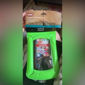 Chums floating phone protector case